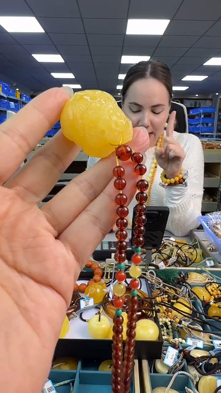 琥珀颈饰未镶嵌283秒拍号 假一罚三 