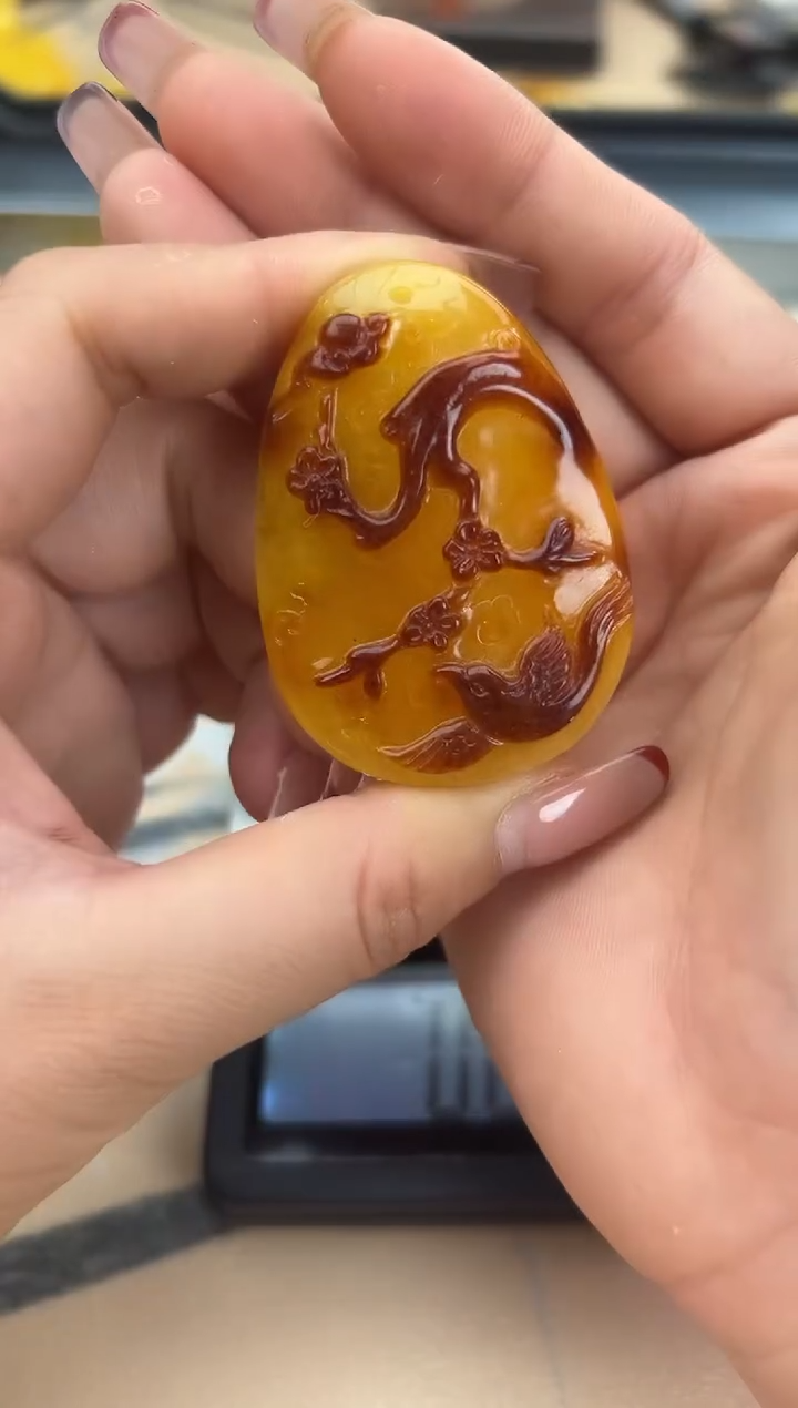 【闪购商品】琥珀裸石未镶嵌蜜蜡吊坠