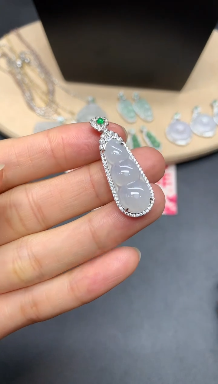 【闪购商品】翡翠吊坠(不含链)银S925镶嵌福豆【多样性发其一】