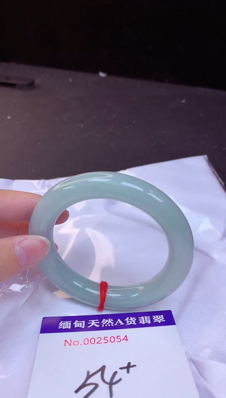 【闪购商品】翡翠手镯未镶嵌54+