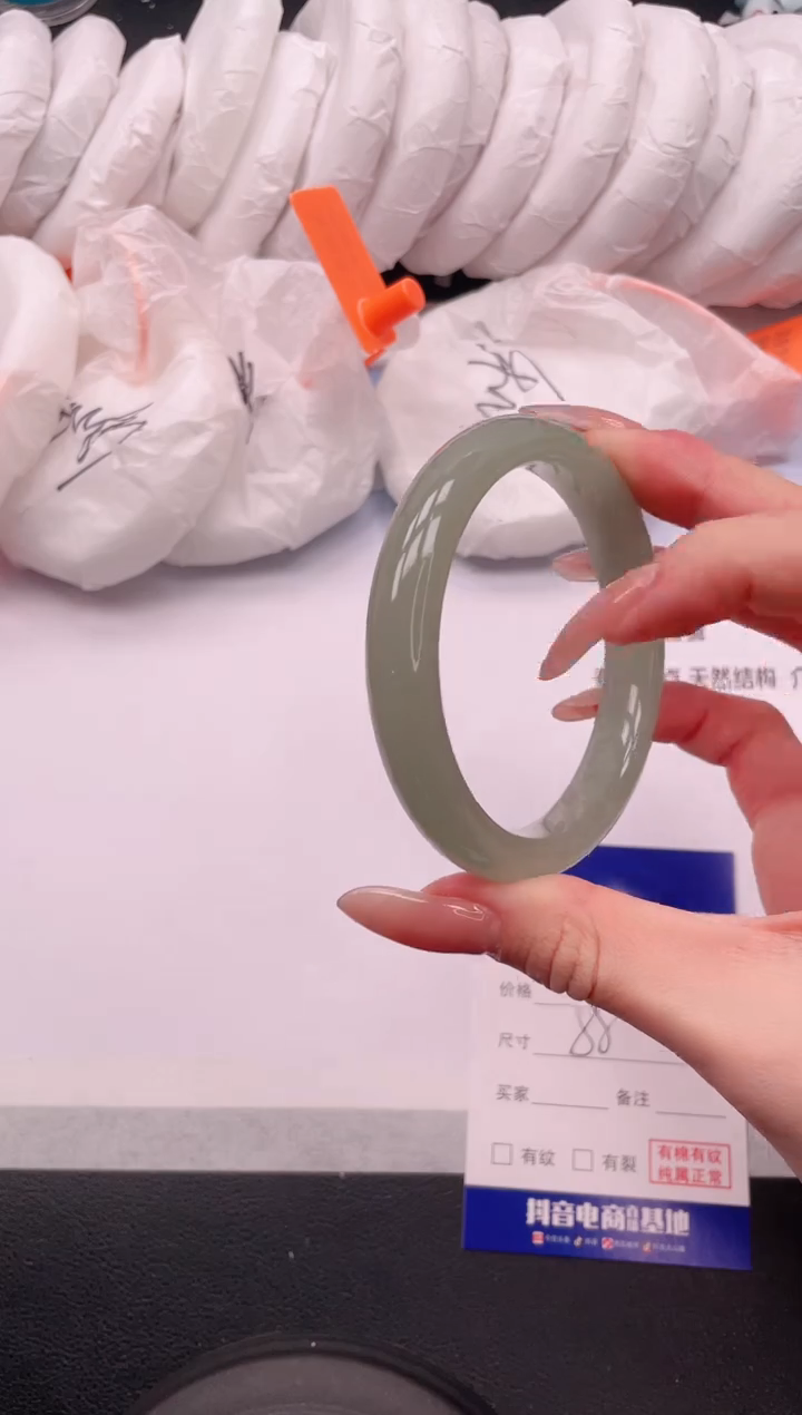 未镶嵌手镯石英质玉12V121-58