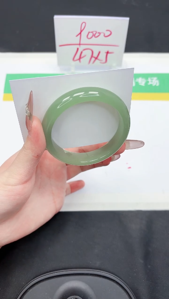 【闪购商品】石英质玉手镯未镶嵌74-56.3