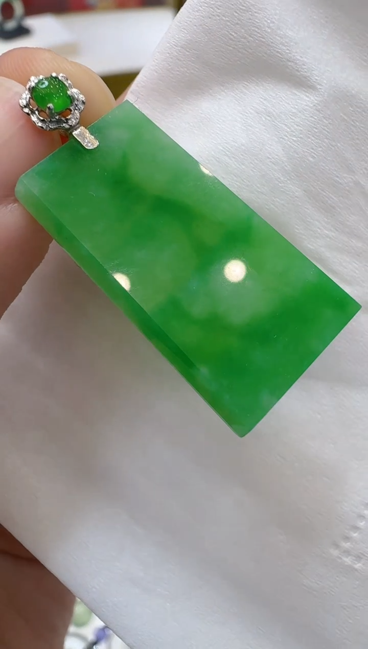 【闪购商品】翡翠吊坠(不含链)18K金镶嵌多样性团购发一件