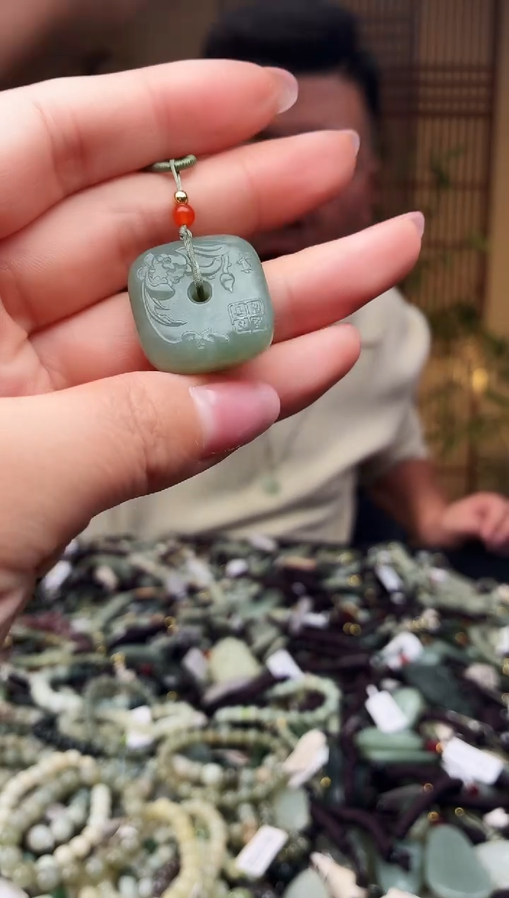 颈饰未镶嵌和田玉多样性发货，拍一发一