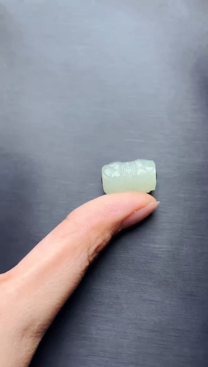 【闪购商品】和田玉颈饰18K金镶嵌并蒂莲