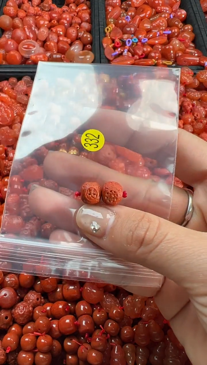 【闪购商品】南红玛瑙颈饰未镶嵌1