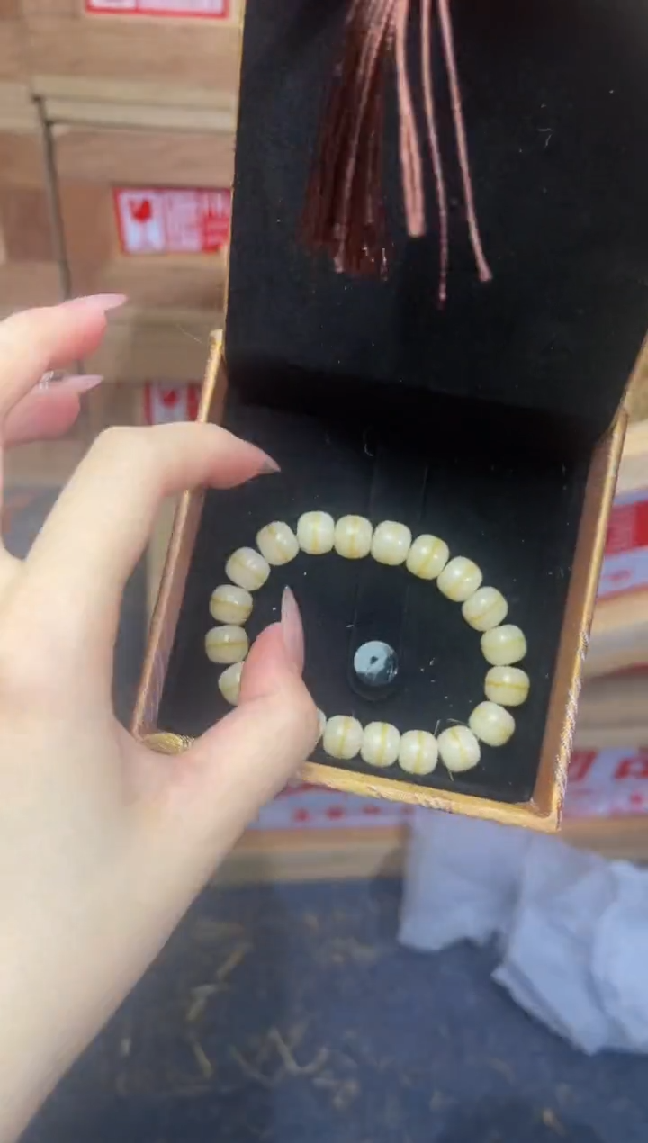 精美手串（无礼盒）