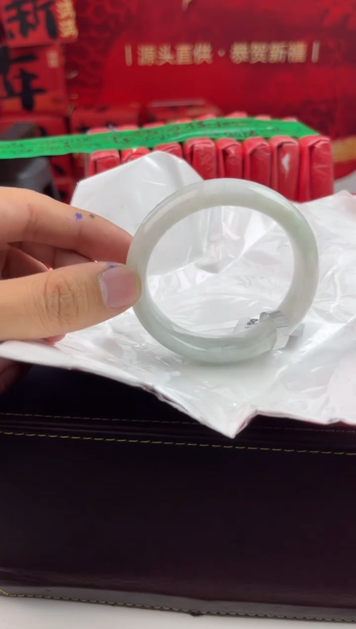 【闪购商品】翡翠手镯未镶嵌4翡翠手镯（微瑕）
