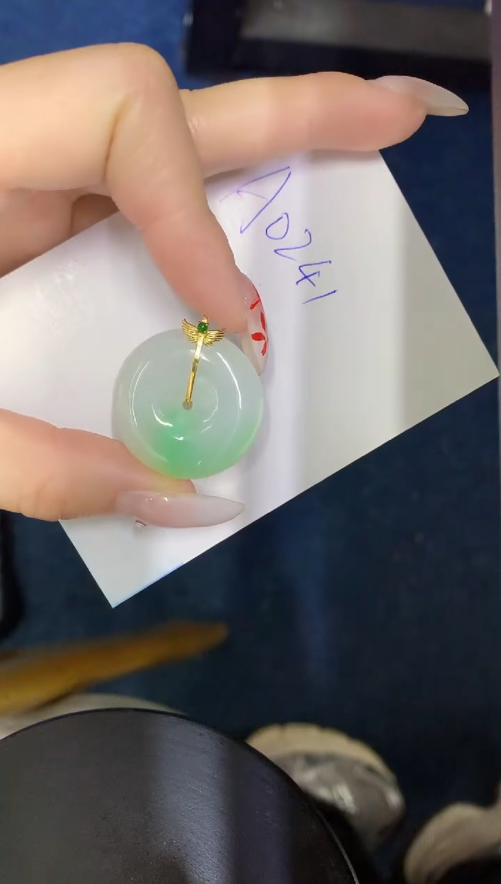 【闪购商品】翡翠颈饰18K金镶嵌00000000000