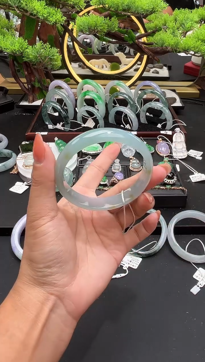 未镶嵌手镯翡翠手镯