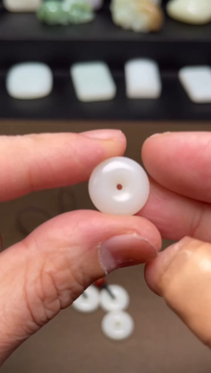 颈饰未镶嵌和田玉3