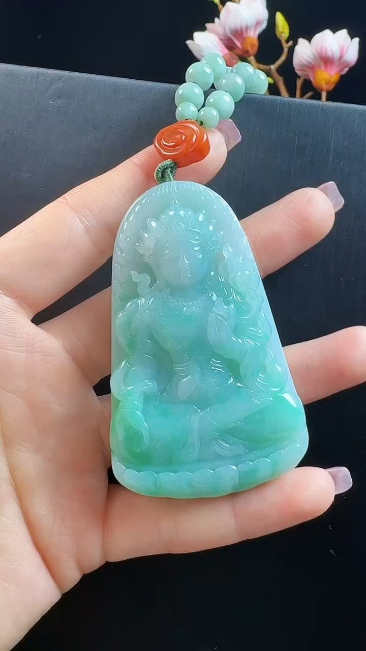 颈饰未镶嵌翡翠观音