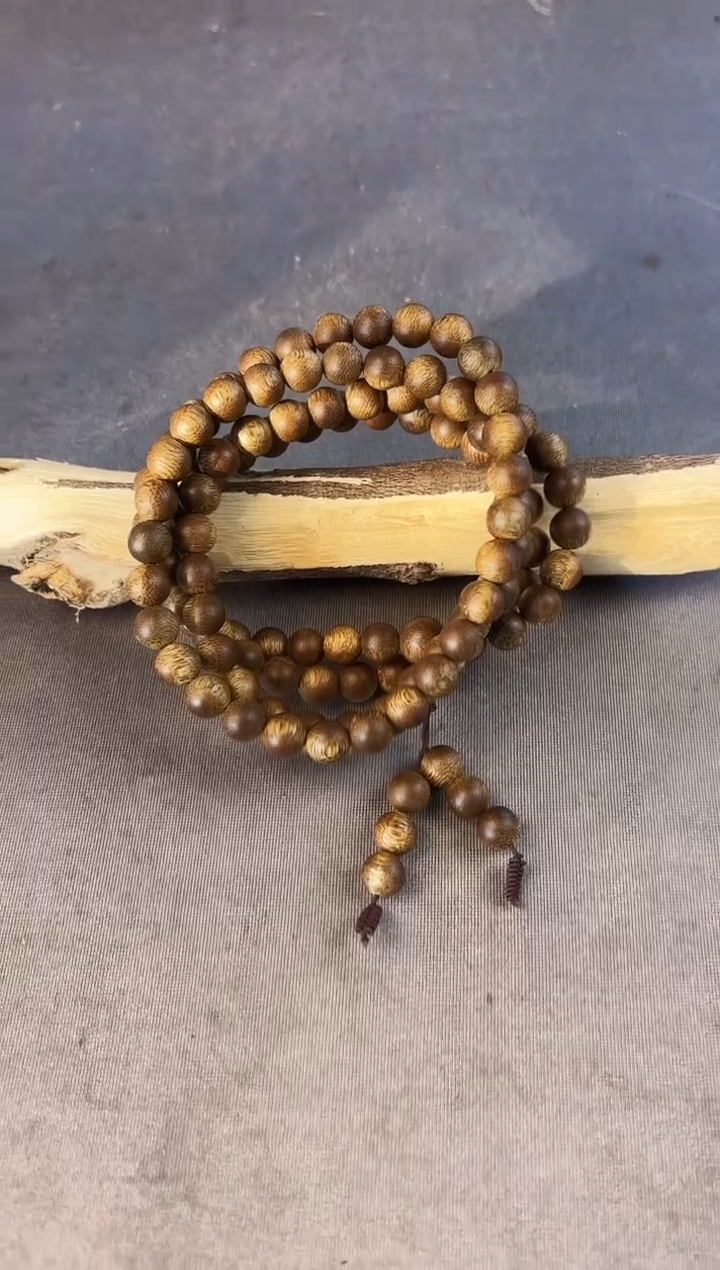 沉香沉香碎屑+白奇母树08圆珠多圈99沉多样性发一