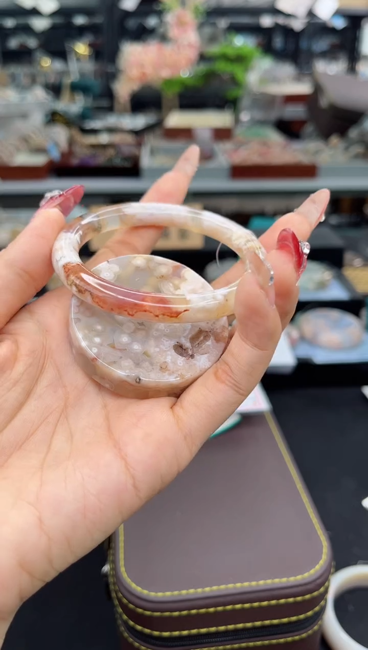 【闪购商品】石英质玉手镯未镶嵌56圈口（赠品镯心）1507668