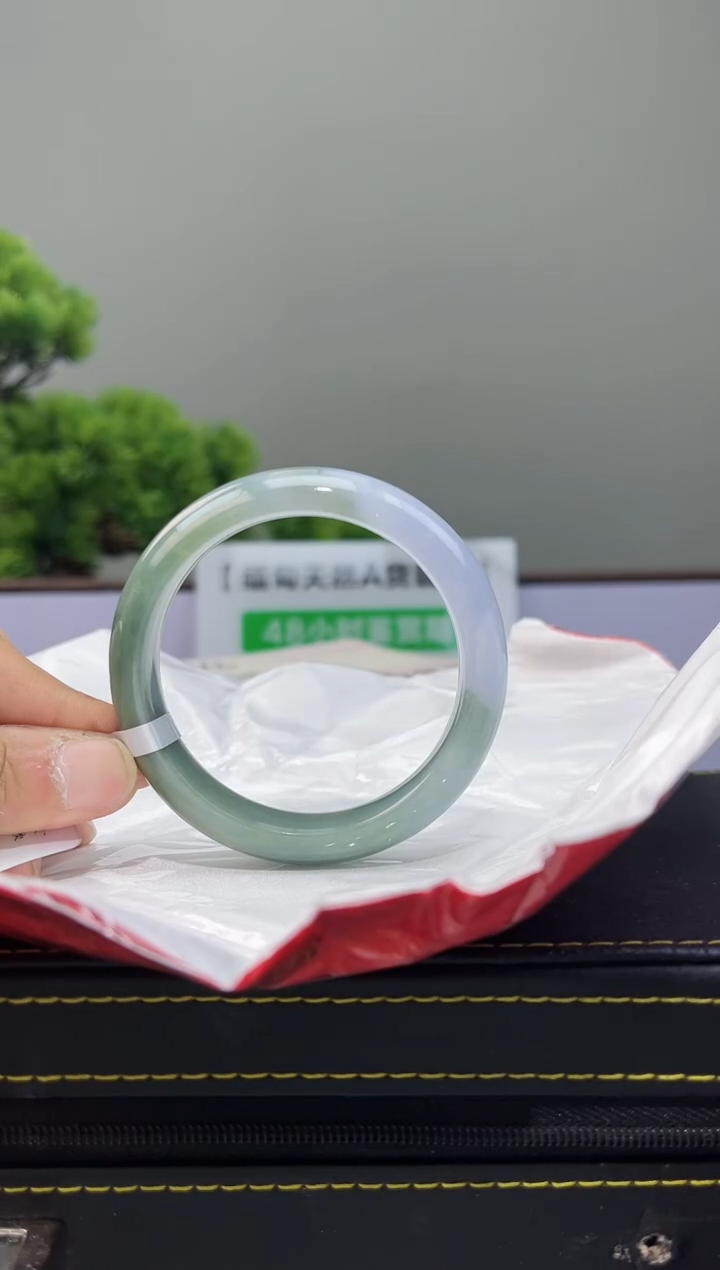 【闪购商品】翡翠手镯未镶嵌手镯3