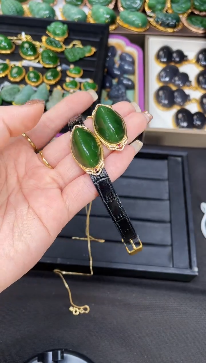 【闪购商品】和田玉手牌18K金镶嵌多样性发一