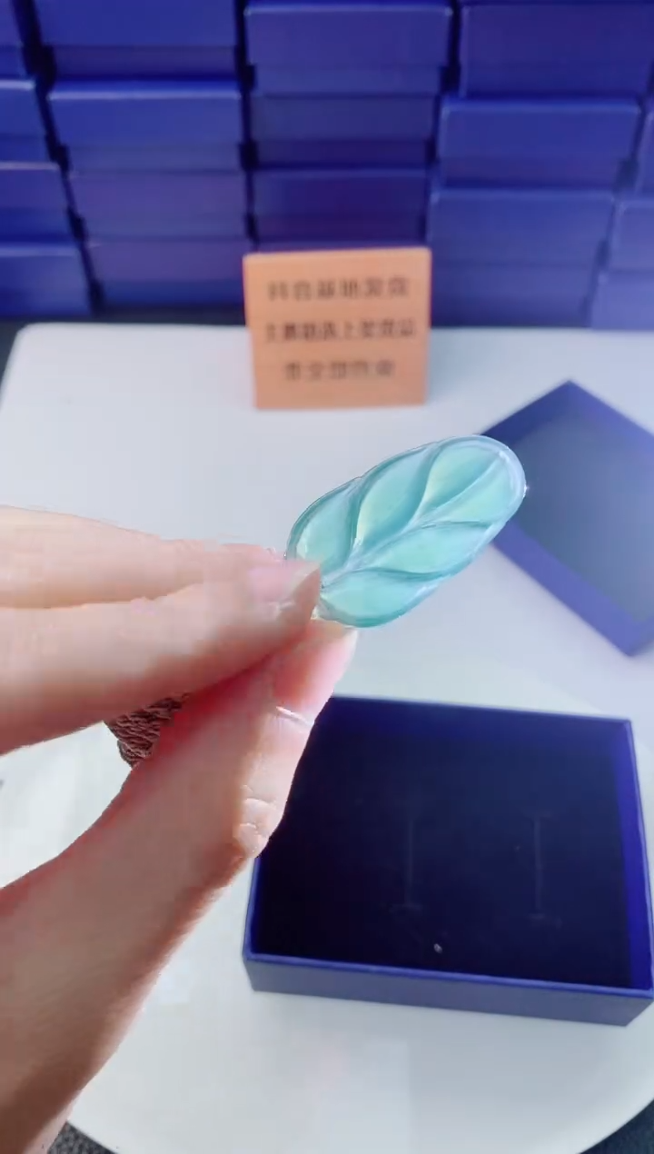 翡翠未镶嵌颈饰1111111111