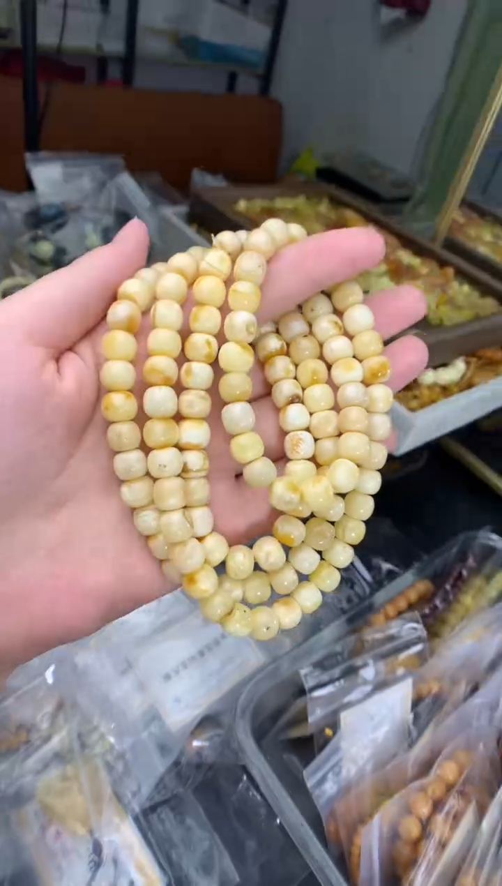 蜜蜡未镶嵌珠宝奇石1