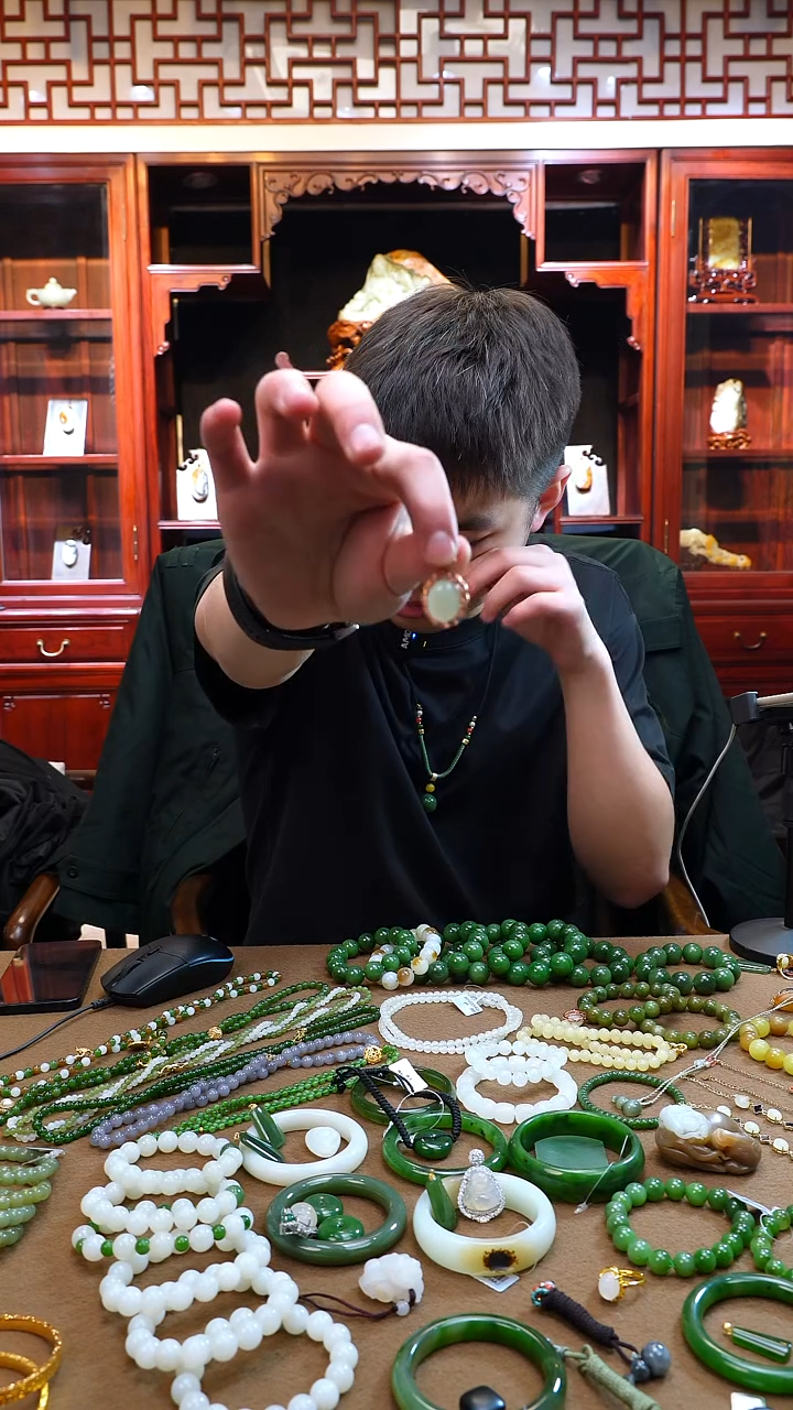 未镶嵌手链和田玉白玉吊坠