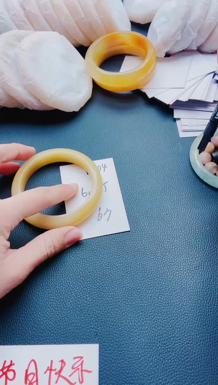 【闪购商品】石英质玉手镯未镶嵌H204-65-64