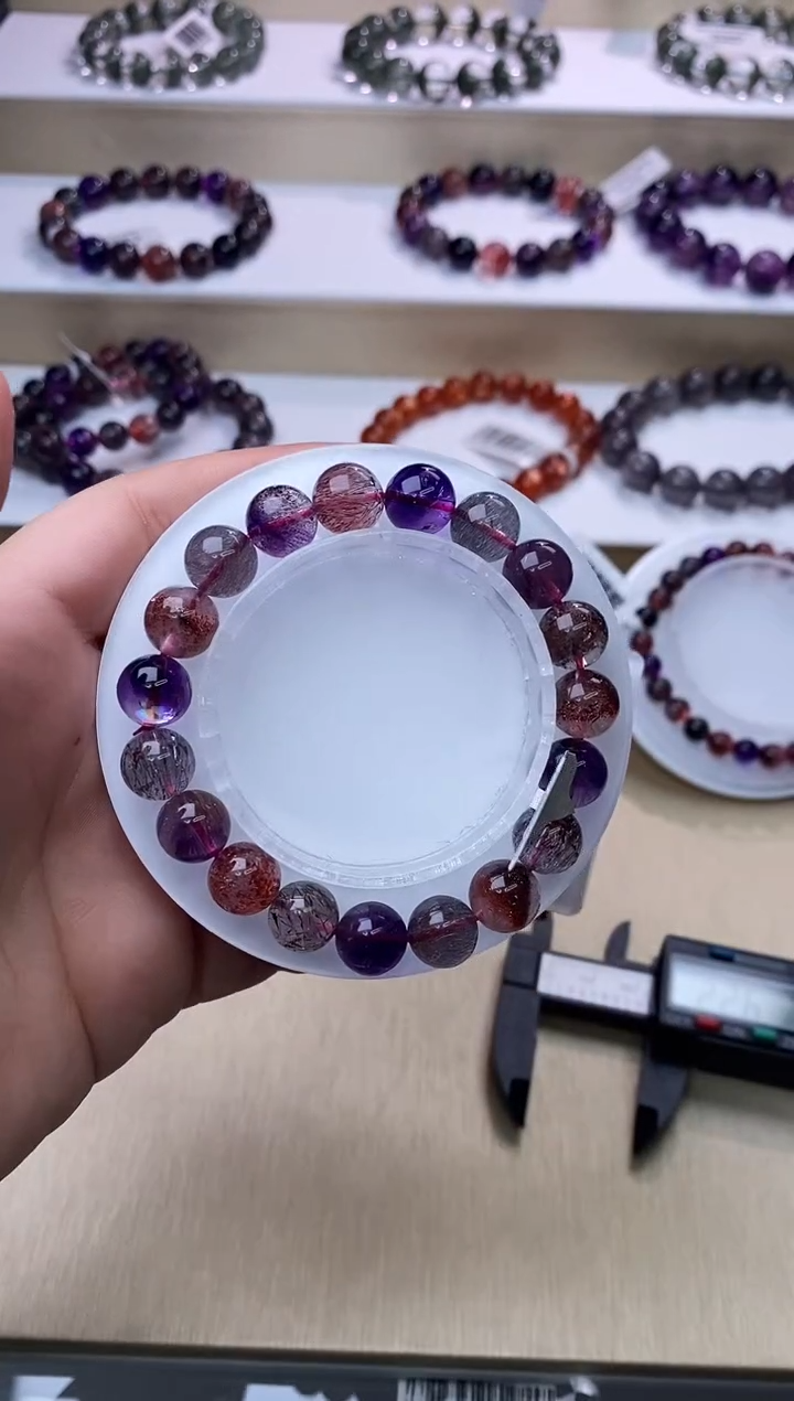 【闪购商品】水晶手链未镶嵌黑加仑超七10m+