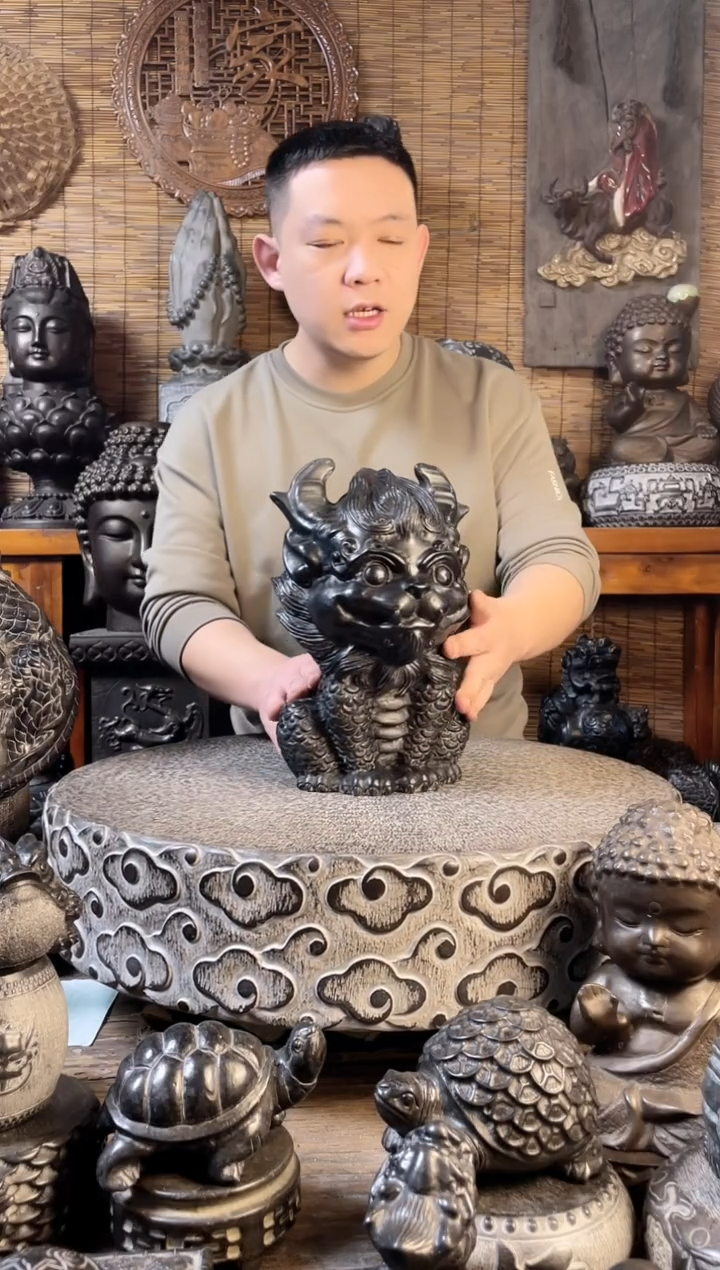 【闪购商品】30带角Q版麒麟天然青石雕刻