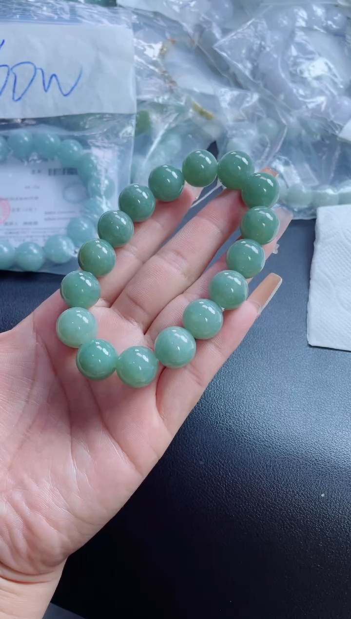 定制翡翠未镶嵌珠串