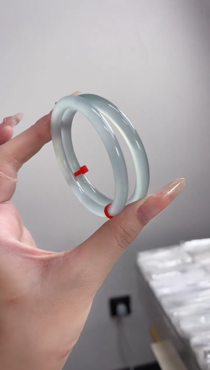 【闪购商品】玛瑙/玉髓手镯未镶嵌55-56圈 需要包容一对发