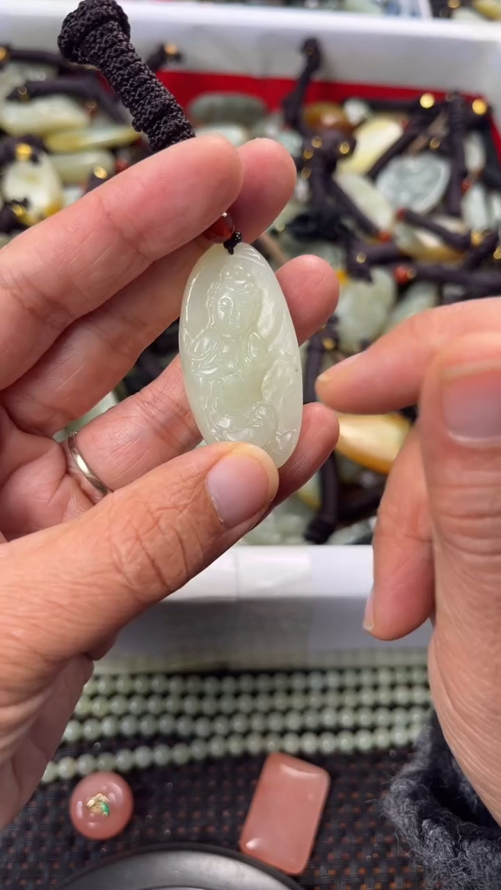 【闪购商品】和田玉颈饰未镶嵌多样性发货没有证书拍一发一有瑕