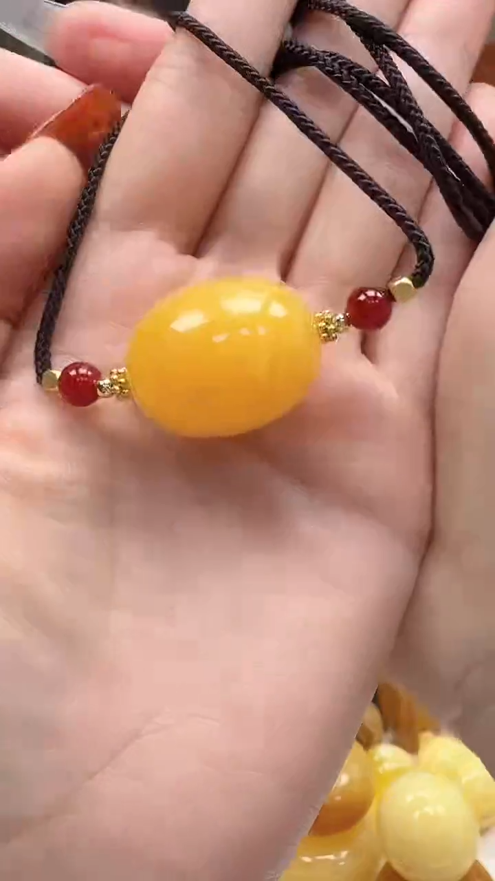 裸石琥珀未镶嵌如图