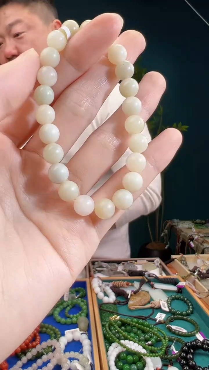 颈饰未镶嵌和田玉一物一证 拍一单发一个