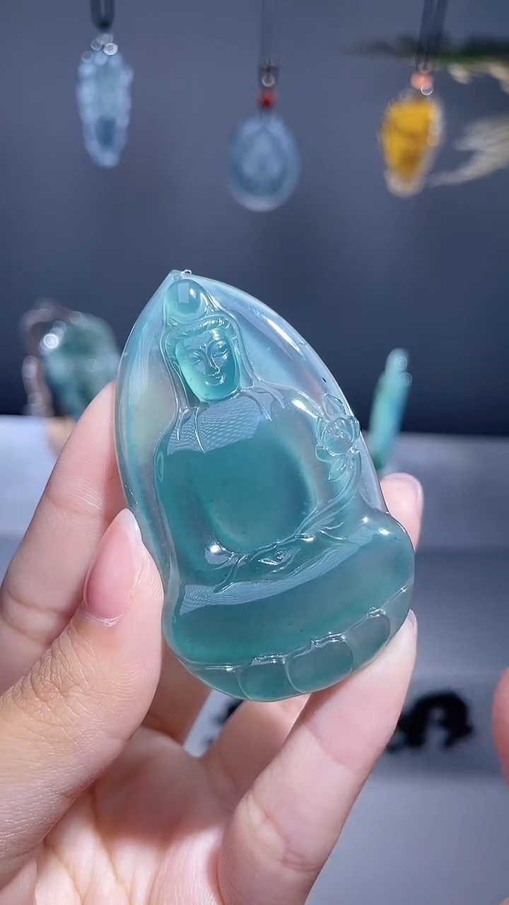 颈饰未镶嵌翡翠观音