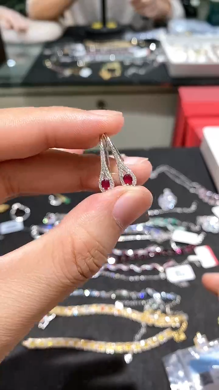 【闪购商品】红宝石耳饰银S925镶嵌耳钉