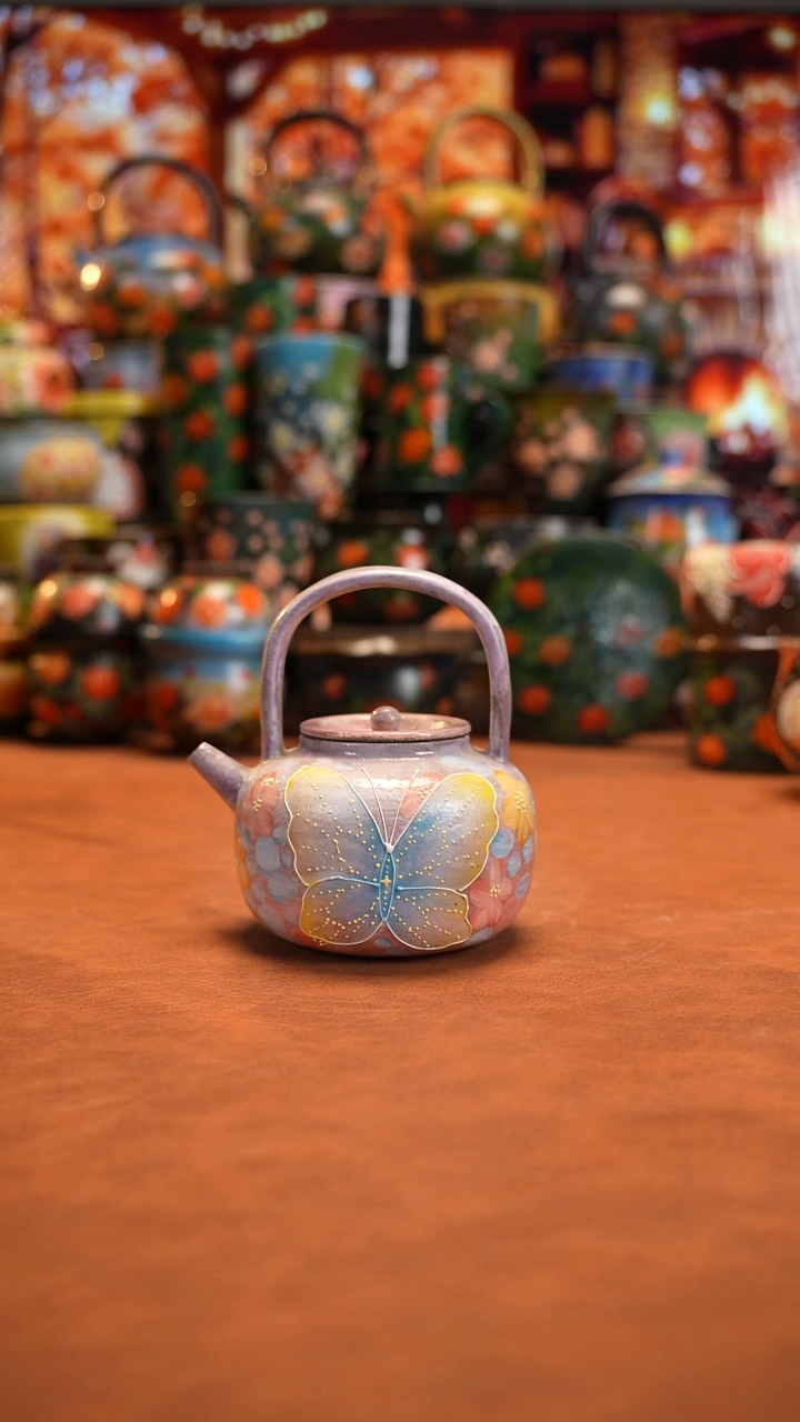 油画    釉下彩   壶