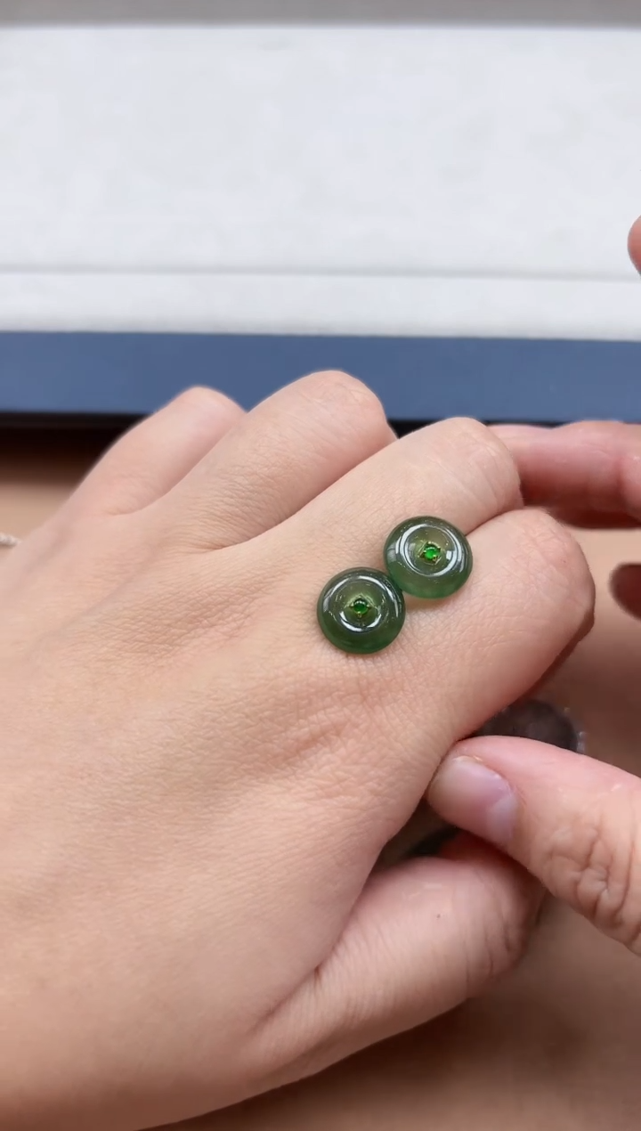 【闪购商品】翡翠耳饰18K金镶嵌耳钉