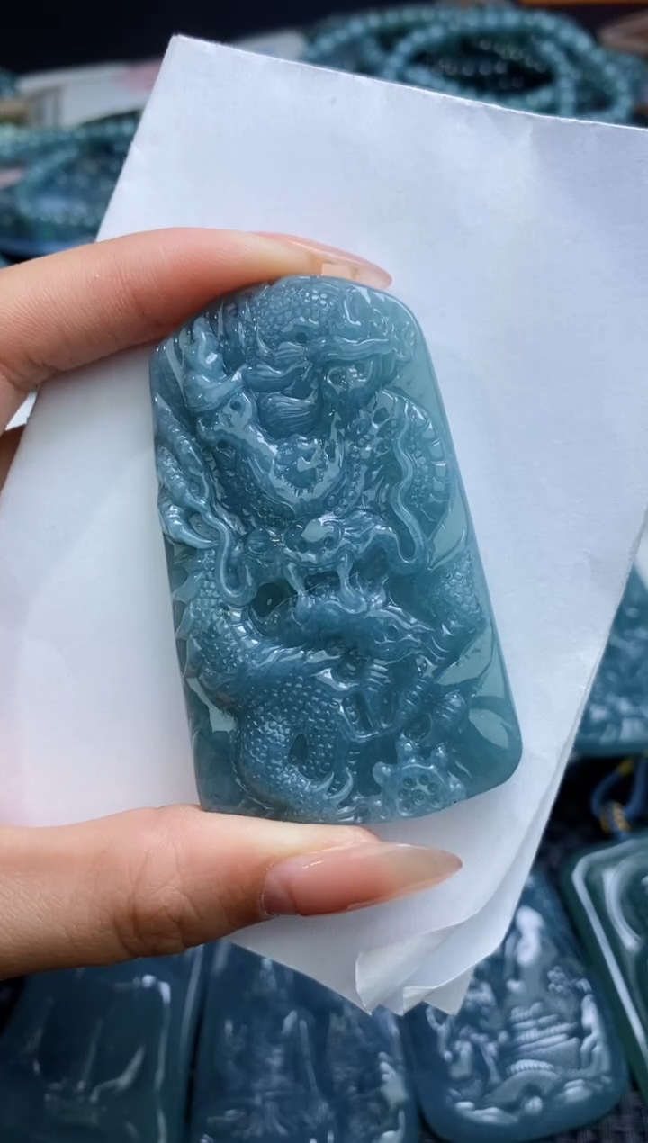 【闪购商品】翡翠颈饰未镶嵌              