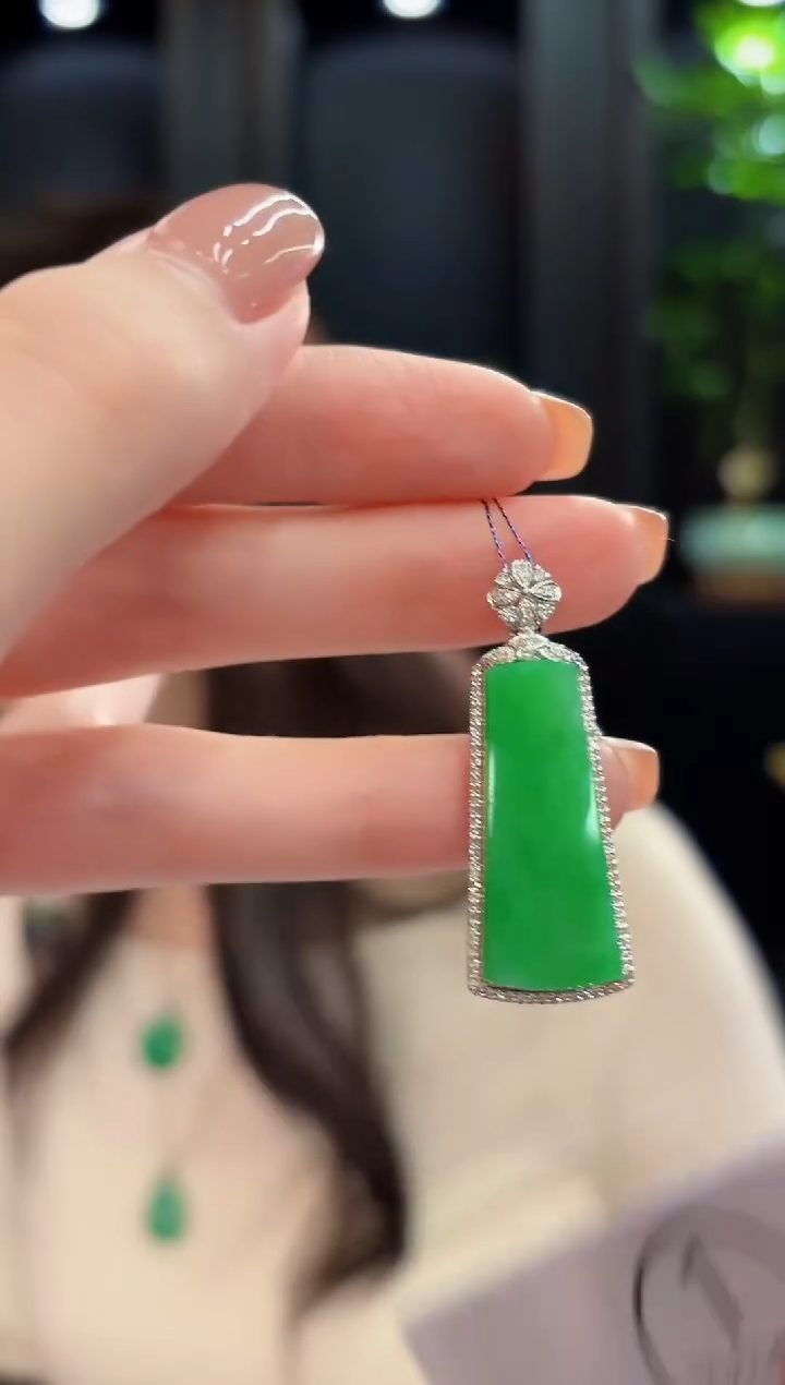 吊坠(不含链)18K金镶嵌翡翠 缅甸A货/支持复检/一件