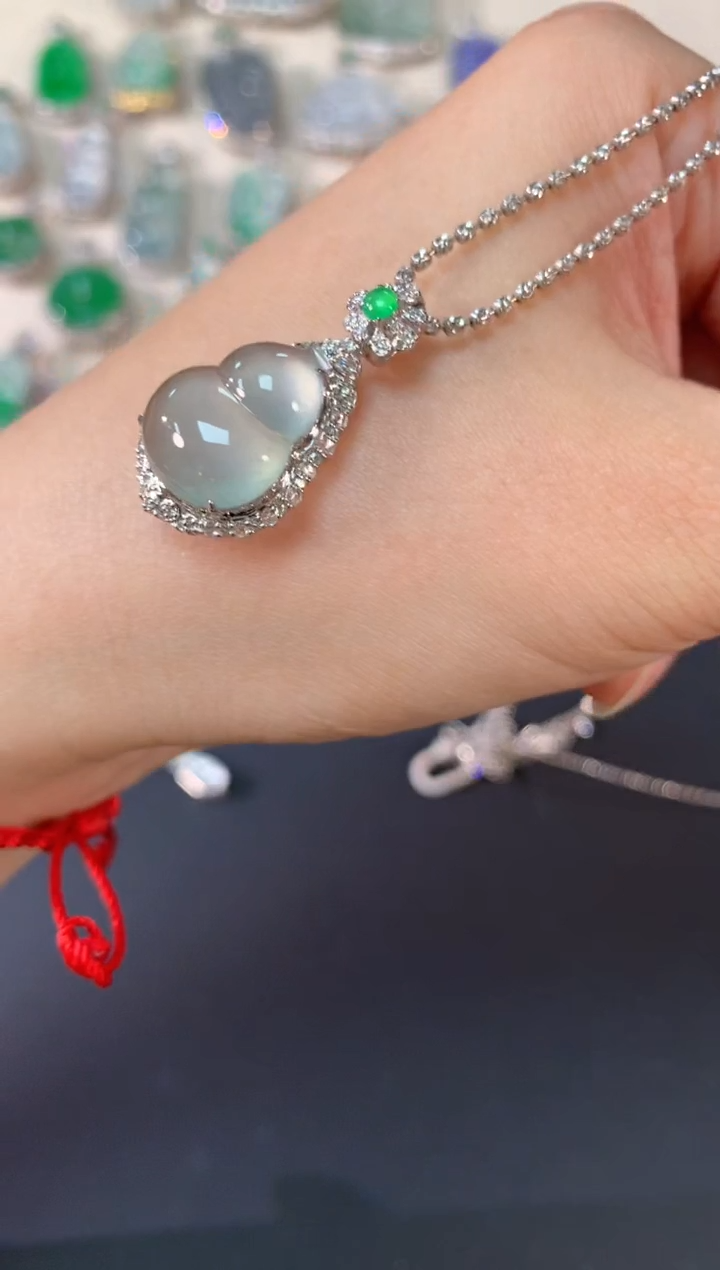 【闪购商品】翡翠吊坠(不含链)18K金镶嵌A658|13800