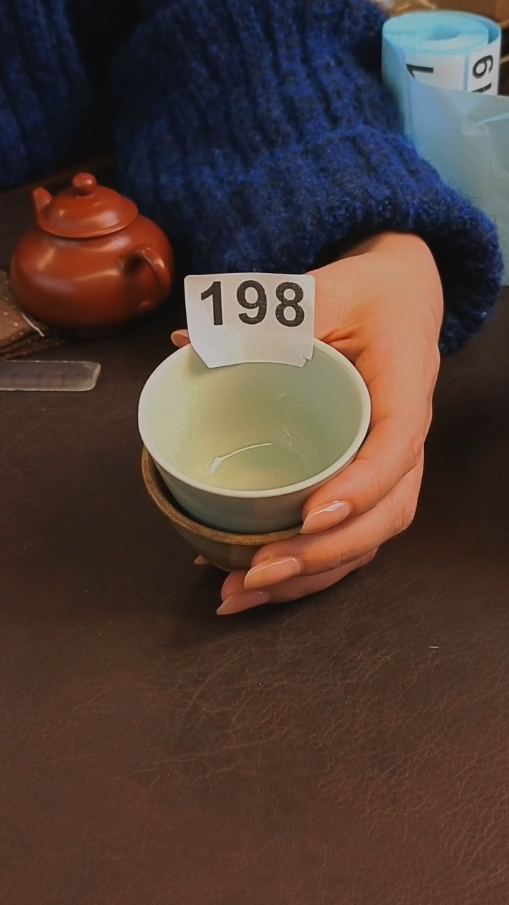 【闪购商品】1漂漂亮亮的瓷器编号198