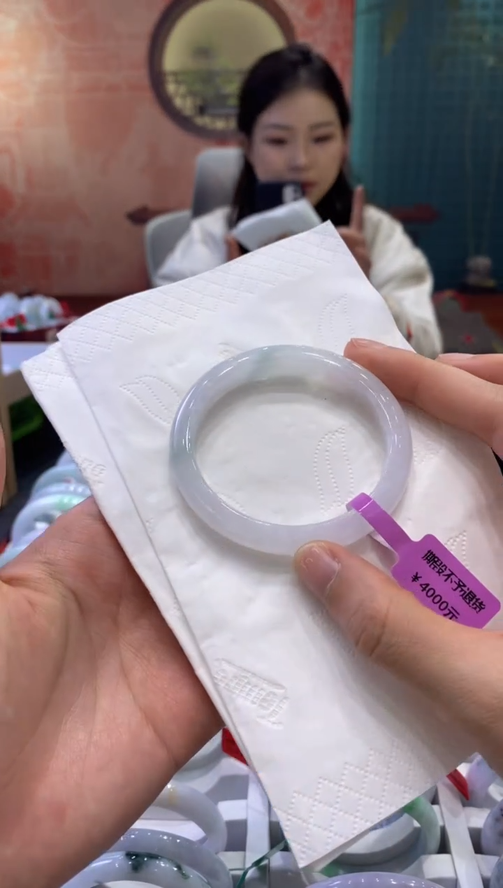 【闪购商品】翡翠手镯未镶嵌多人19354