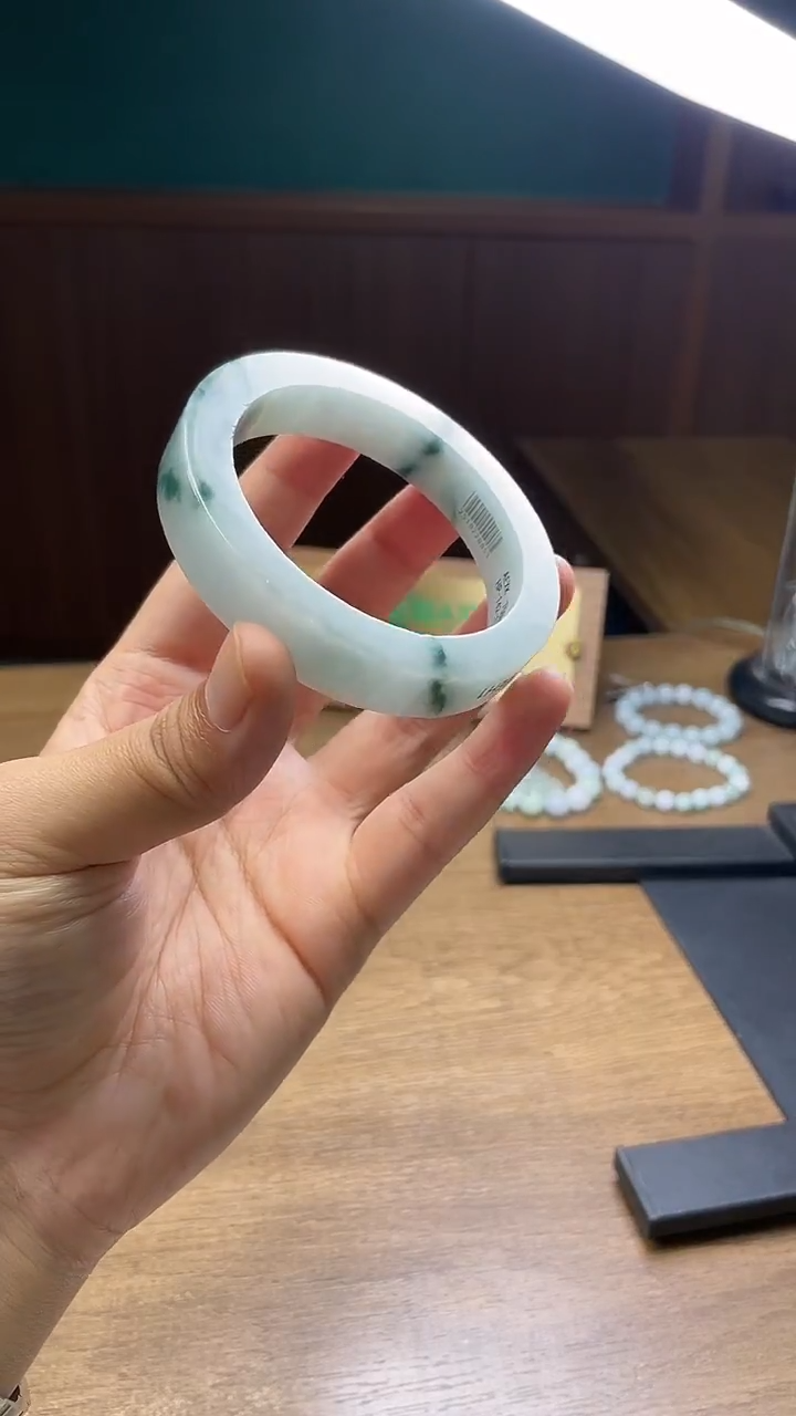 未镶嵌手镯定制翡翠七*定制