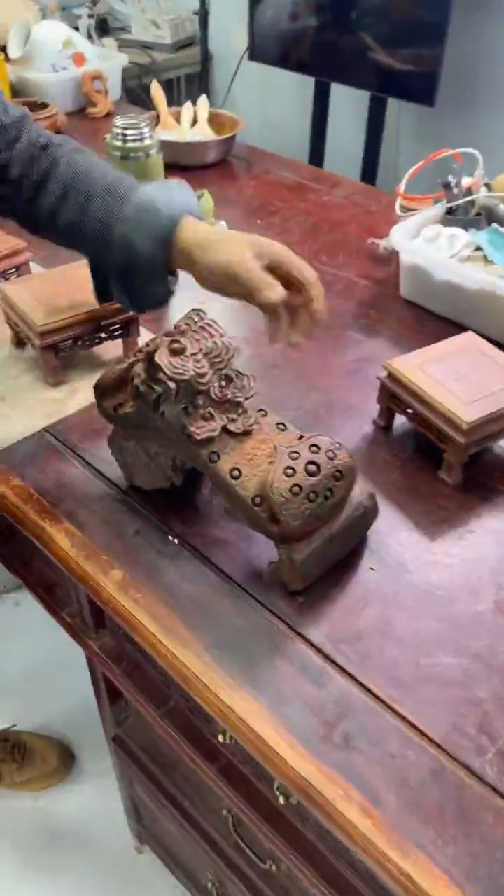 交趾黄檀（大红酸枝）木雕款工艺品88888888