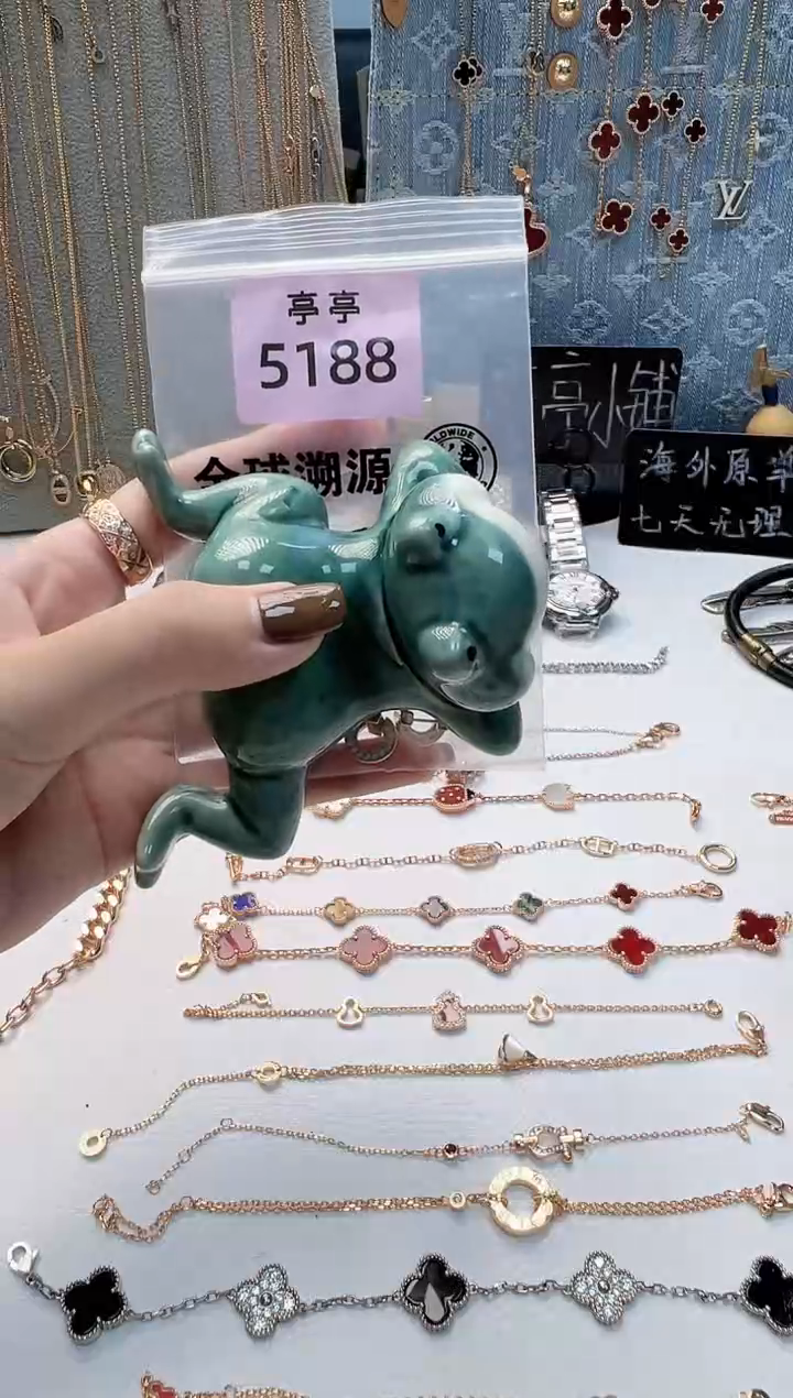 瓷片h***n彧贤聚宝阁 彧贤聚宝阁