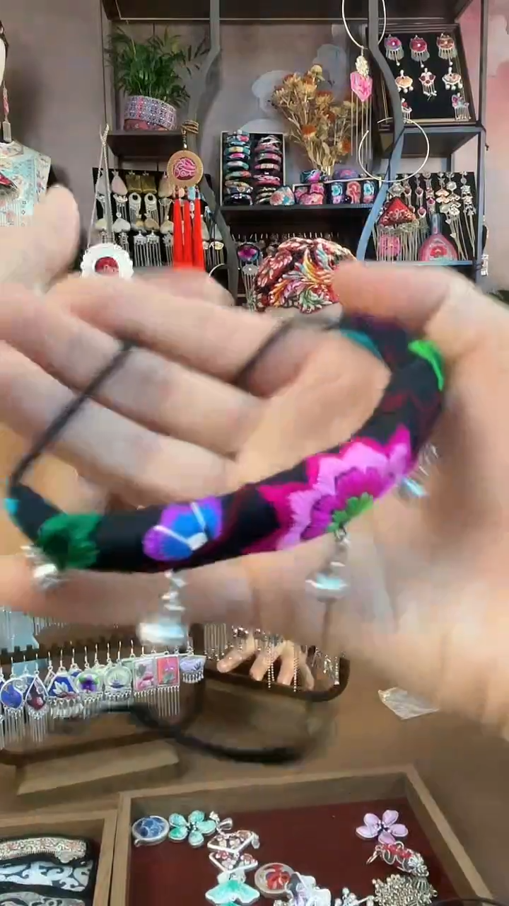 织绣民族风手工非遗老绣饰品1363