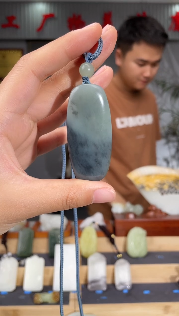 和田玉未镶嵌颈饰1