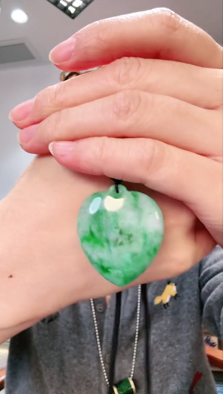 【闪购商品】翡翠吊坠(不含链)未镶嵌吊坠