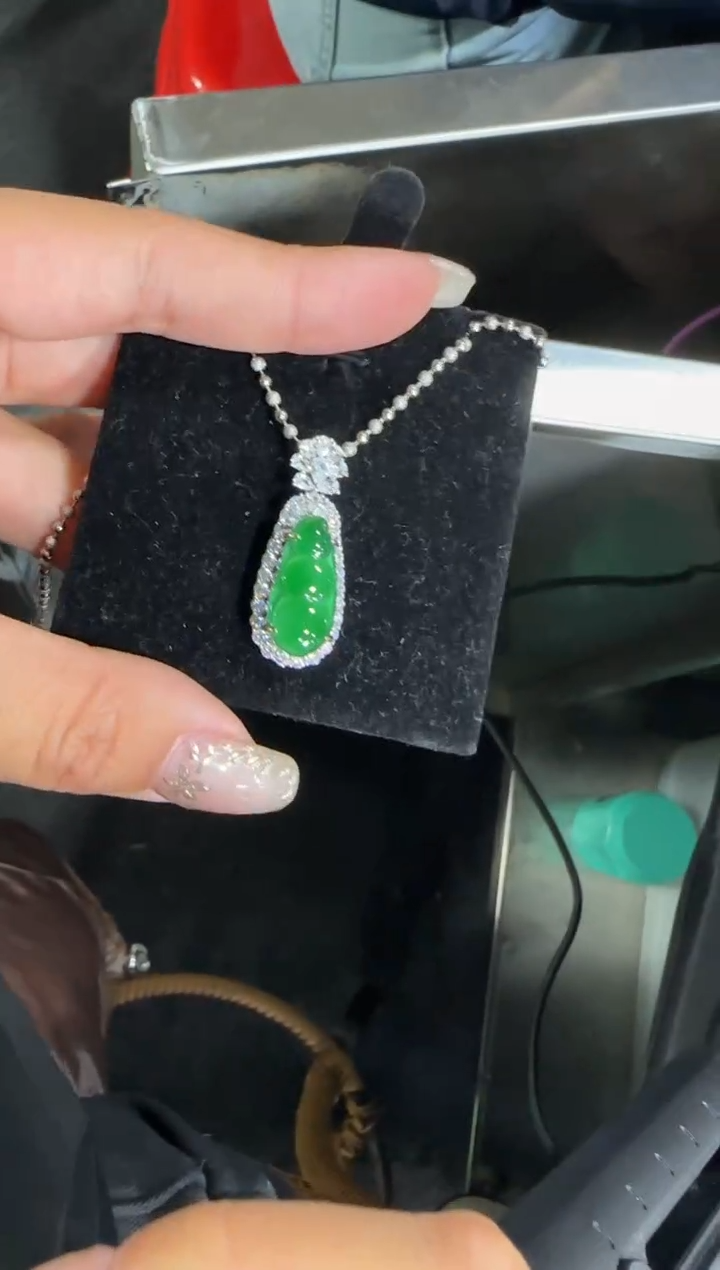 【闪购商品】翡翠吊坠(赠链)未镶嵌多样性发货拍一发一