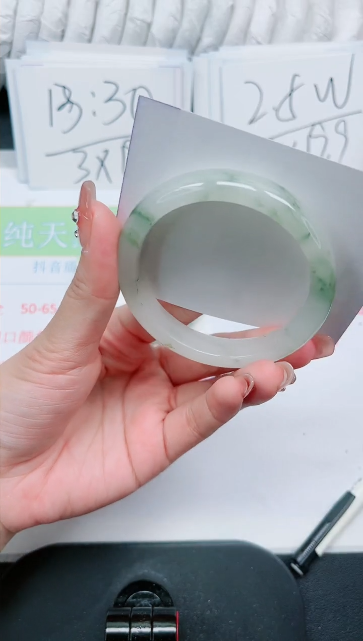 【闪购商品】石英质玉手镯未镶嵌324