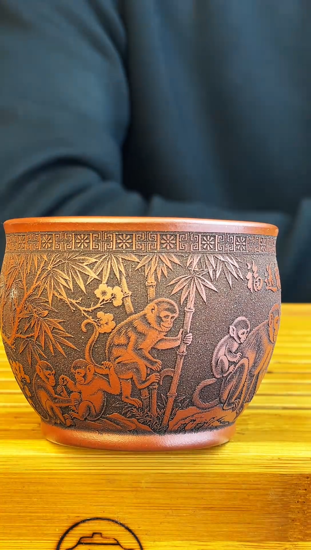灵猴送福紫砂主人杯150cc