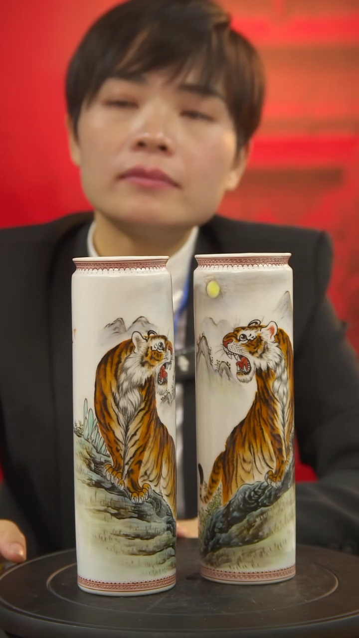 【闪购商品】摆件景德镇陶瓷虎虎生威笔筒